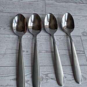 Oneida Mooncrest Stainless Steel Dining Spoons - Satin Silver (Set of 4)